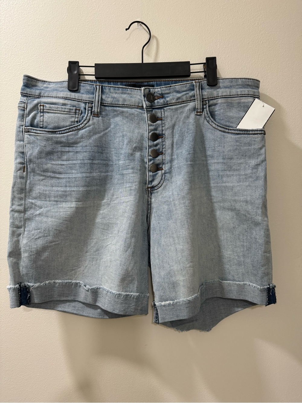 NWT Kut from the Kloth High Rise Catherine Boyfriend Shorts